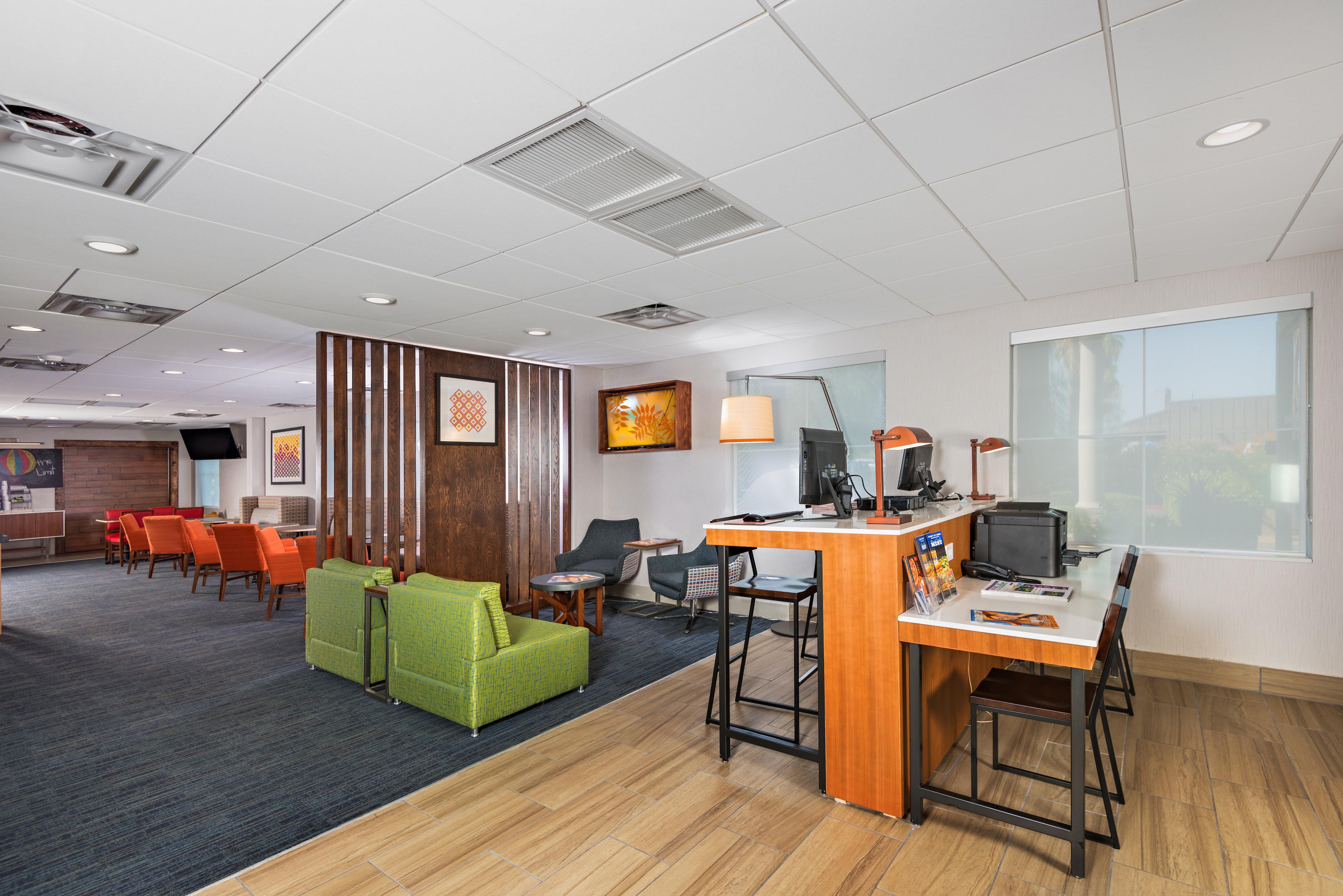 Holiday Inn Express Peoria North - Glendale By Ihg Buitenkant foto