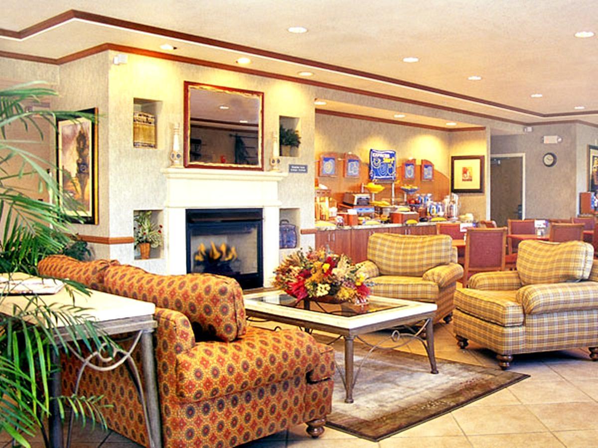 Holiday Inn Express Peoria North - Glendale By Ihg Buitenkant foto