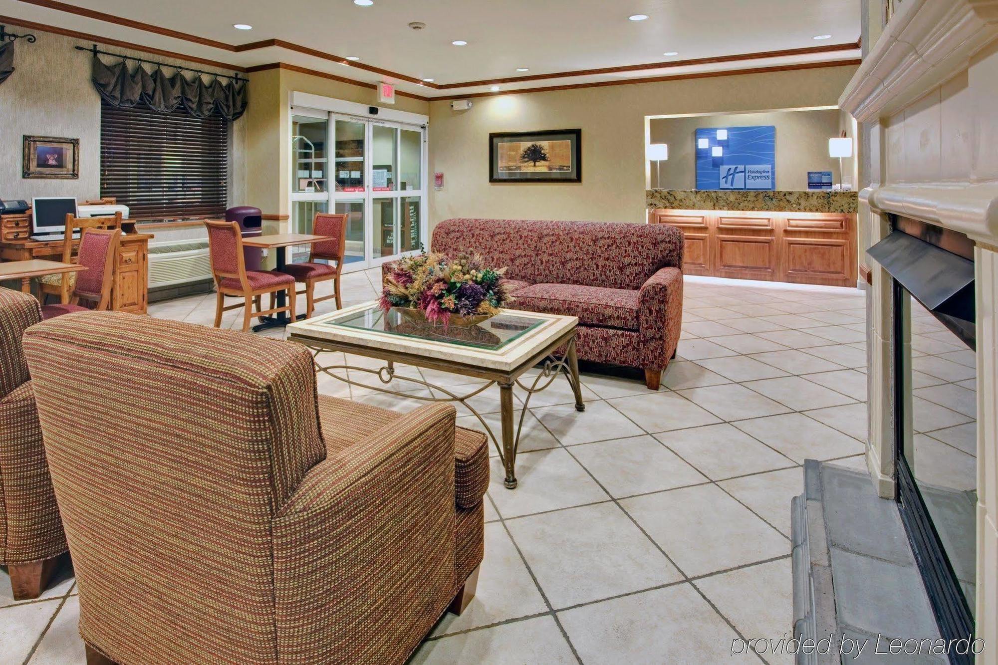 Holiday Inn Express Peoria North - Glendale By Ihg Buitenkant foto